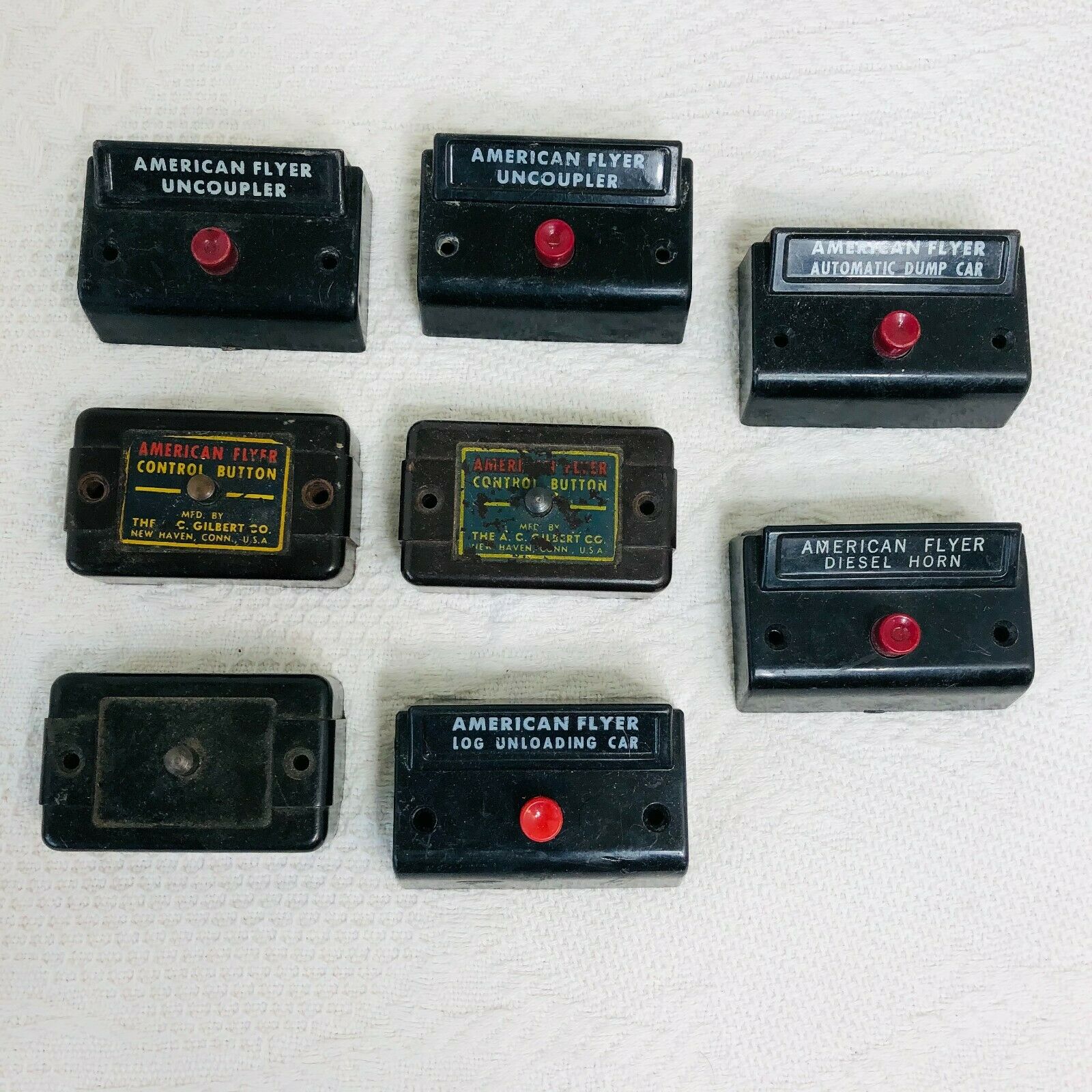 Lot Of 8 American Flyer Control Buttons, Horn, Dump Car, Uncoupler, Log Unloader